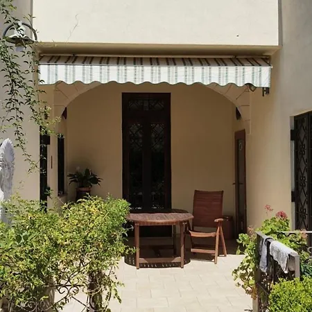 Sari Evi Πανσιόν