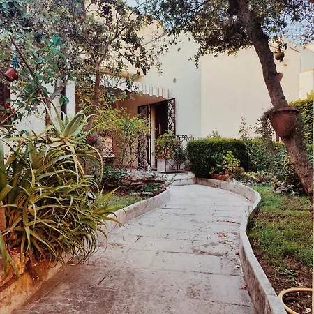 Sari Evi Πανσιόν 4*